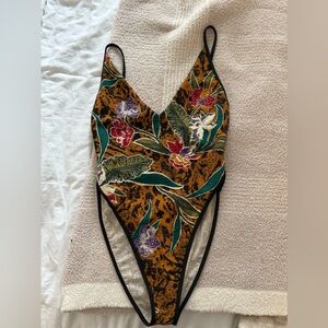 - [ ] Free-est Amber Printed One-Piece Swimsuit Size Large